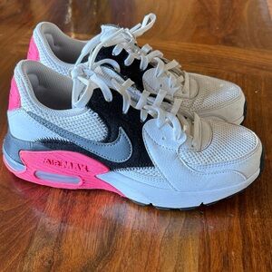 Nike Air Max Sneakers in White, Pink, and Black